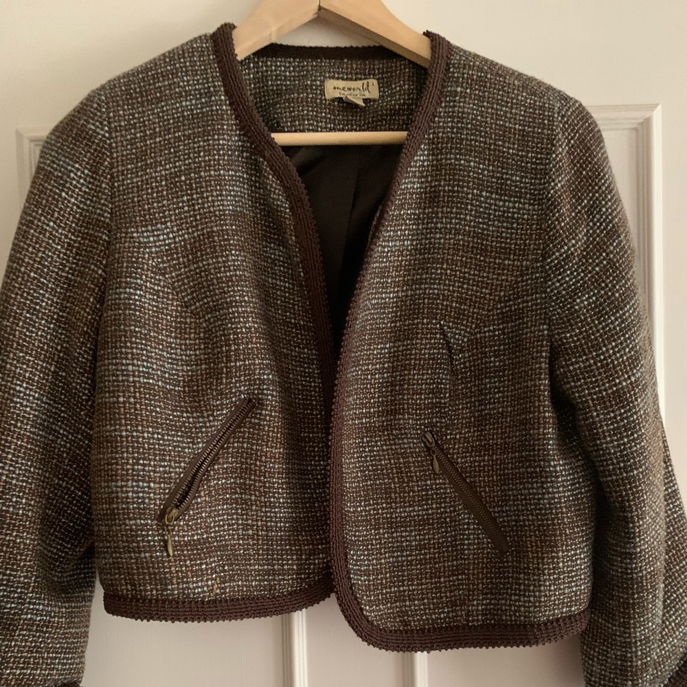 Brown blazer top with zipper pockets